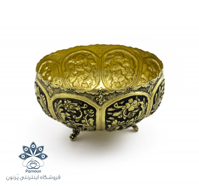 آجیل خوری برنجی با نقش قلمزنی برجسته اصفهان