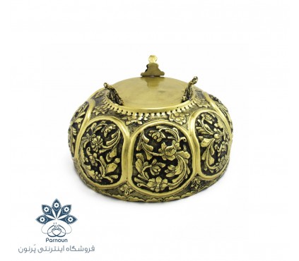 آجیل خوری برنجی با نقش قلمزنی برجسته اصفهان