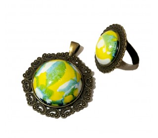 نیمست پلاک آویز و انگشتر رزینی در دو طرح