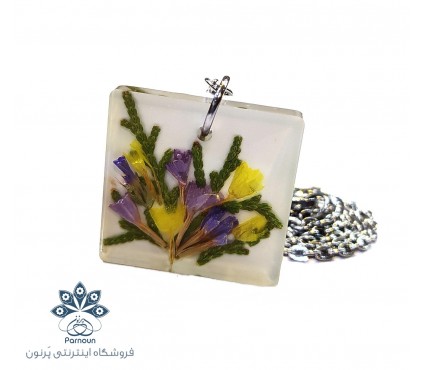 گردنبند رزین و گل طبیعی بهارناز