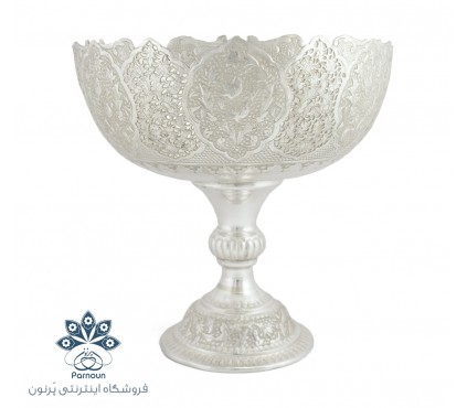 کاسه پایه دار طرح نقره قلمزنی و مشبک کاری شده با بهترین کیفیت