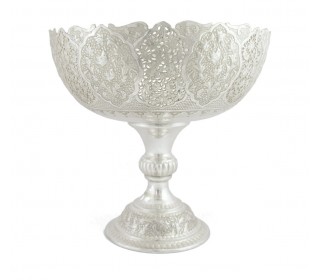 کاسه پایه دار طرح نقره قلمزنی و مشبک کاری شده با بهترین کیفیت