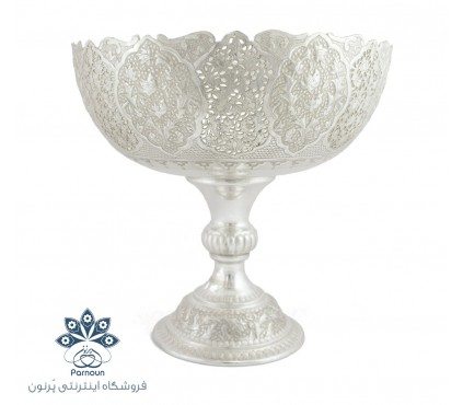 کاسه پایه دار طرح نقره قلمزنی و مشبک کاری شده با بهترین کیفیت