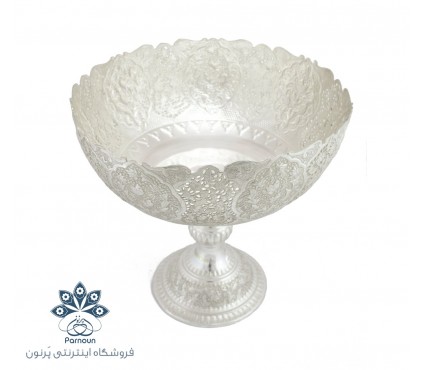 کاسه پایه دار طرح نقره قلمزنی و مشبک کاری شده با بهترین کیفیت