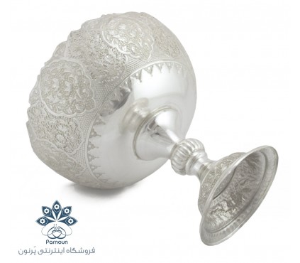 کاسه پایه دار طرح نقره قلمزنی و مشبک کاری شده با بهترین کیفیت