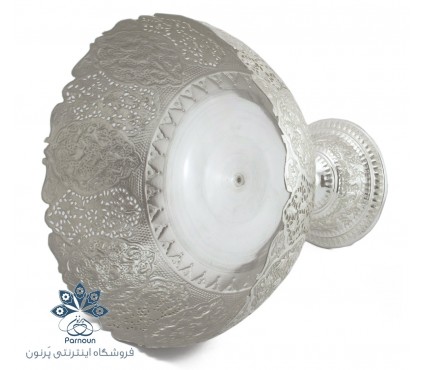 کاسه پایه دار طرح نقره قلمزنی و مشبک کاری شده با بهترین کیفیت