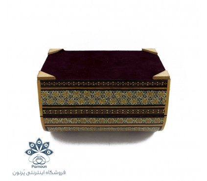 صندوقچه چوبی خاتم کاری شده با پوشش داخلی مخملی با رنگ قرمز