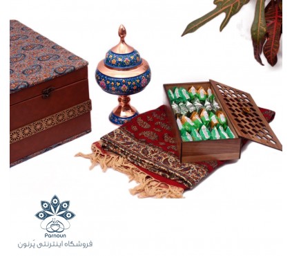 ست کادویی شکلات خوری مس و پرداز و سفره قلمکار اصفهان با جعبه ترمه