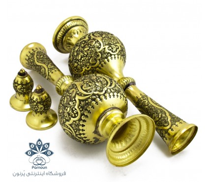 جفت تنگ برنجی 34 سانتی با قلمزنی گل و مرغ و سیاه قلم