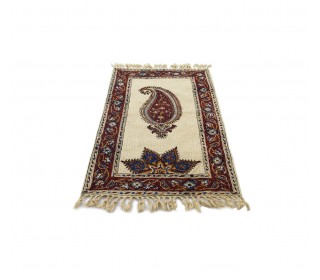 تو سینی قلمکاری اصفهان طرح بته جقه