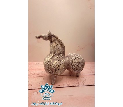 مجسمه سرامیکی دستساز اسب کارمن طرح پتینه کاری