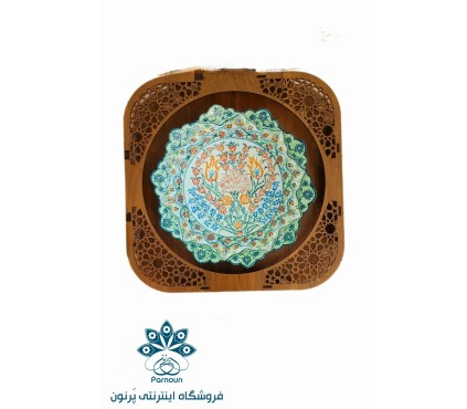 تابلو مینا با قاب مشبک چوبی