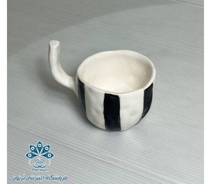 فنجان با خطوط مشکی