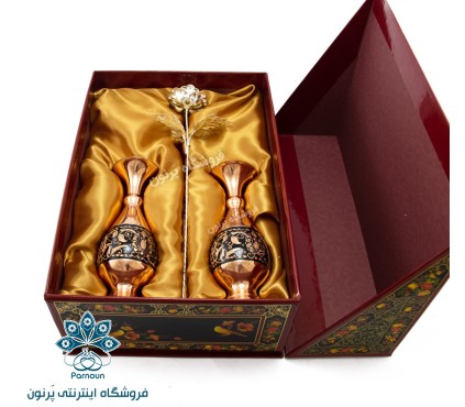 پک هدیه جفت گلدان الماس تراش به همراه شاخه گل