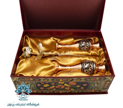 پک هدیه جفت گلدان الماس تراش به همراه شاخه گل