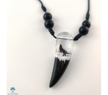 گردنبند شبتاب دندان گرگ 