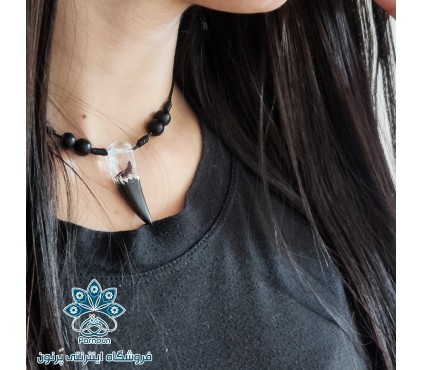 گردنبند شبتاب دندان گرگ 