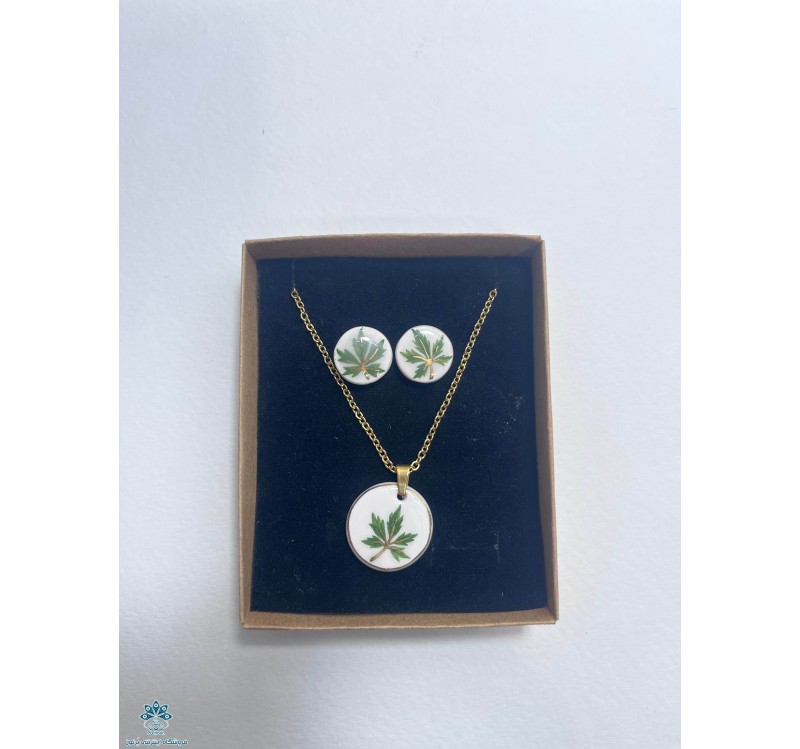 نیم ست طرح برگ پنج پر