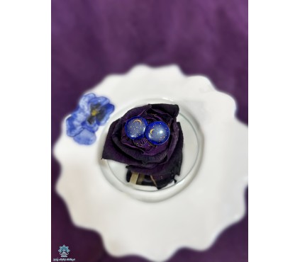 گوشواره میخی شب در میان ابرها