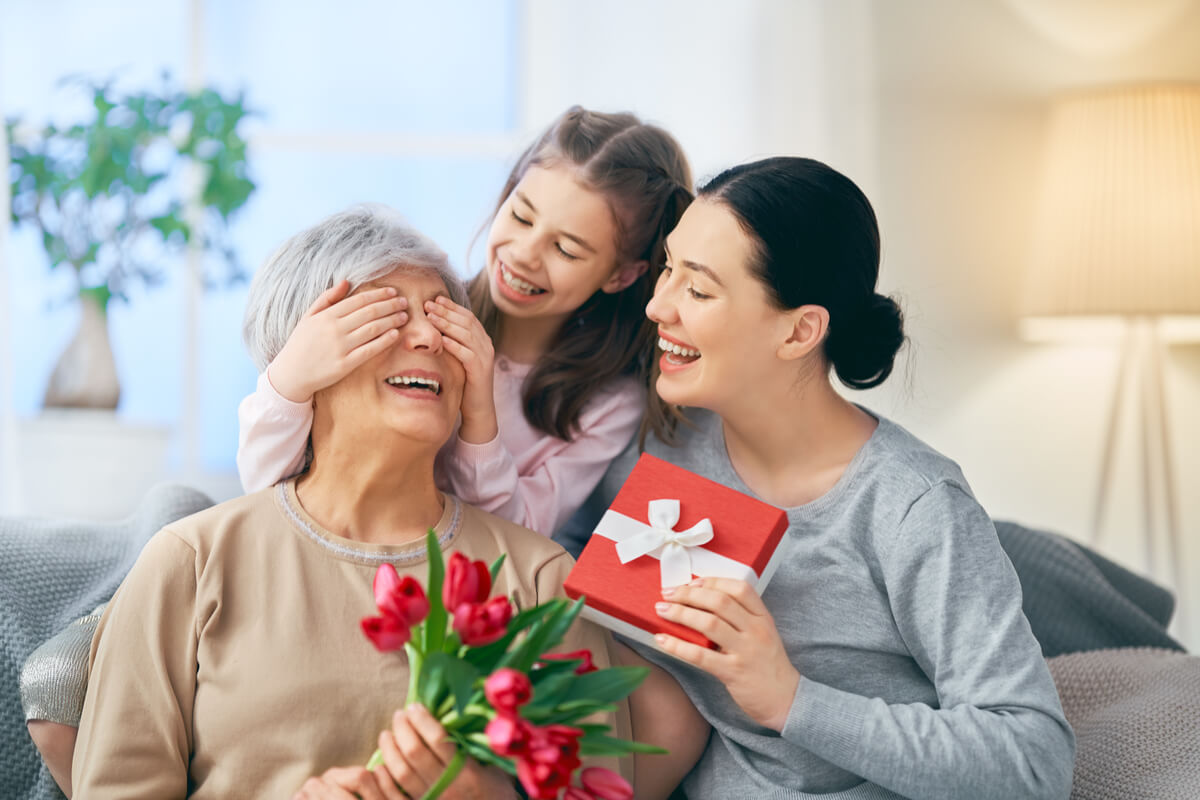 بهترین هدیه روز زن برای مادر شوهر