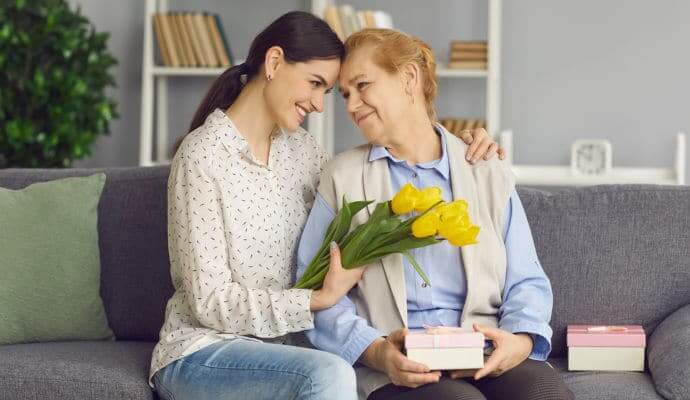 هدیه مناسب روز مادر برای مادر شوهر