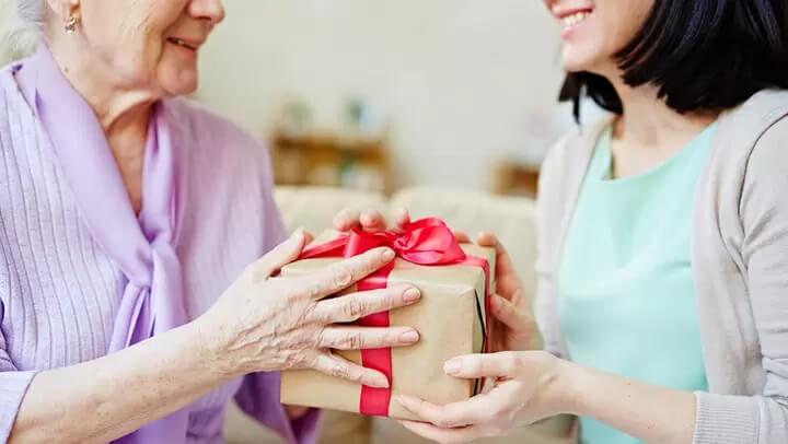 هدیه روز زن برای مادر شوهر 